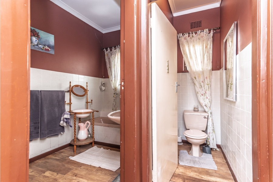5 Bedroom Property for Sale in Fish Hoek Western Cape